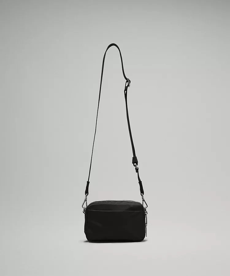 Lululemon Everywhere Crossbody Bag 2L Metal Hardware